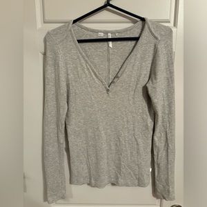 Travis mathew women’s line long sleeve tee